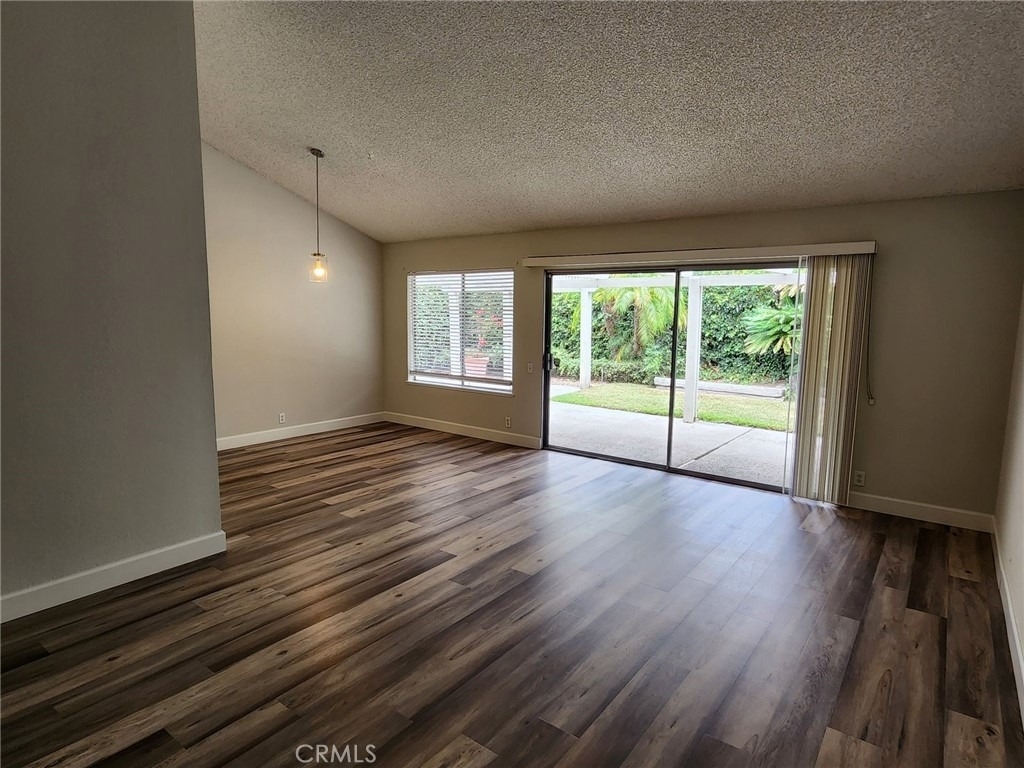 26731 Valpariso - Photo 3