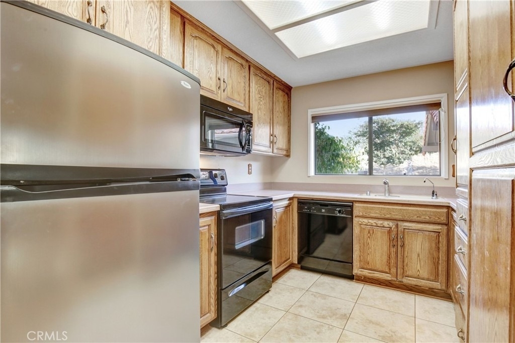 8024 Valle Vista Drive - Photo 5