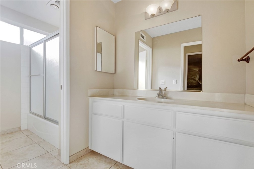 8024 Valle Vista Drive - Photo 11