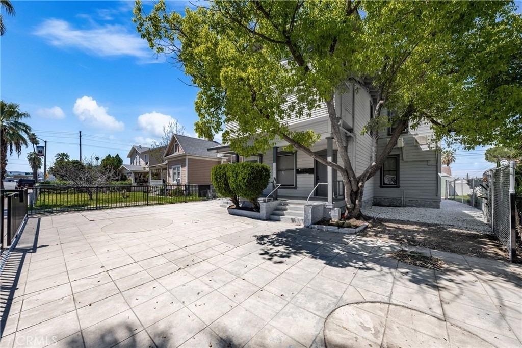 927 Orange Street - Photo 2