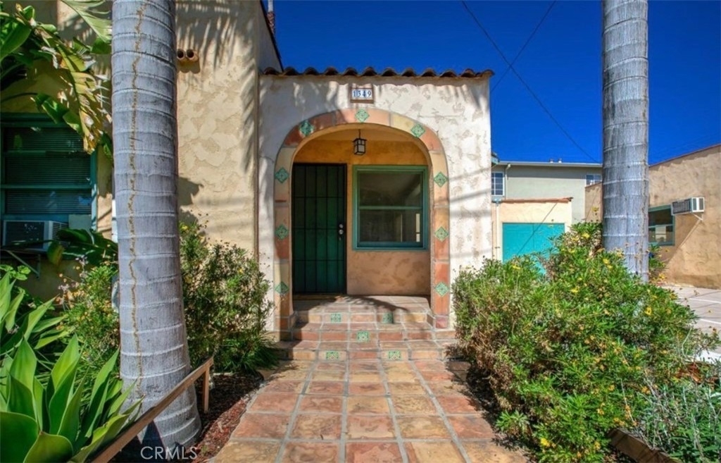 1349 N Citrus - Photo 4