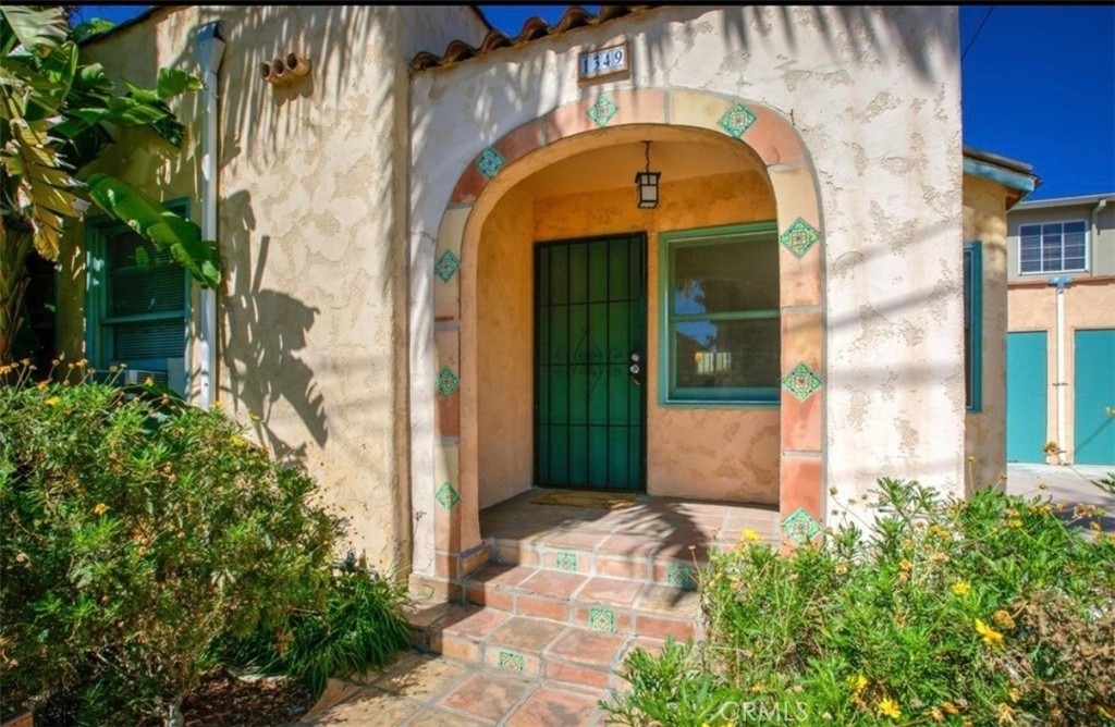 1349 N Citrus - Photo 2