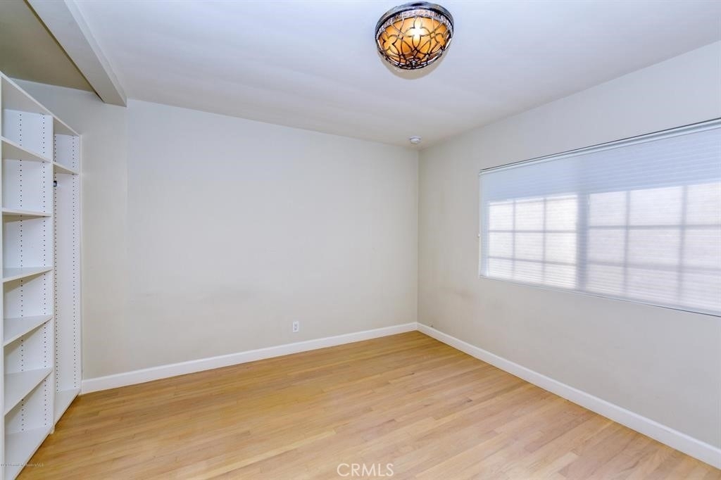 3960 Mayfield Avenue - Photo 11