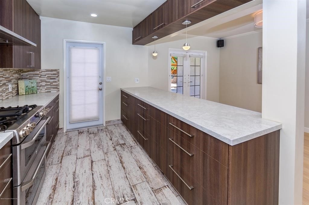 3960 Mayfield Avenue - Photo 5