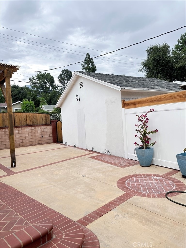 3960 Mayfield Avenue - Photo 17