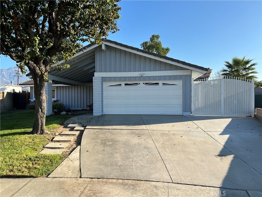 122 Fulton Way - Photo 0