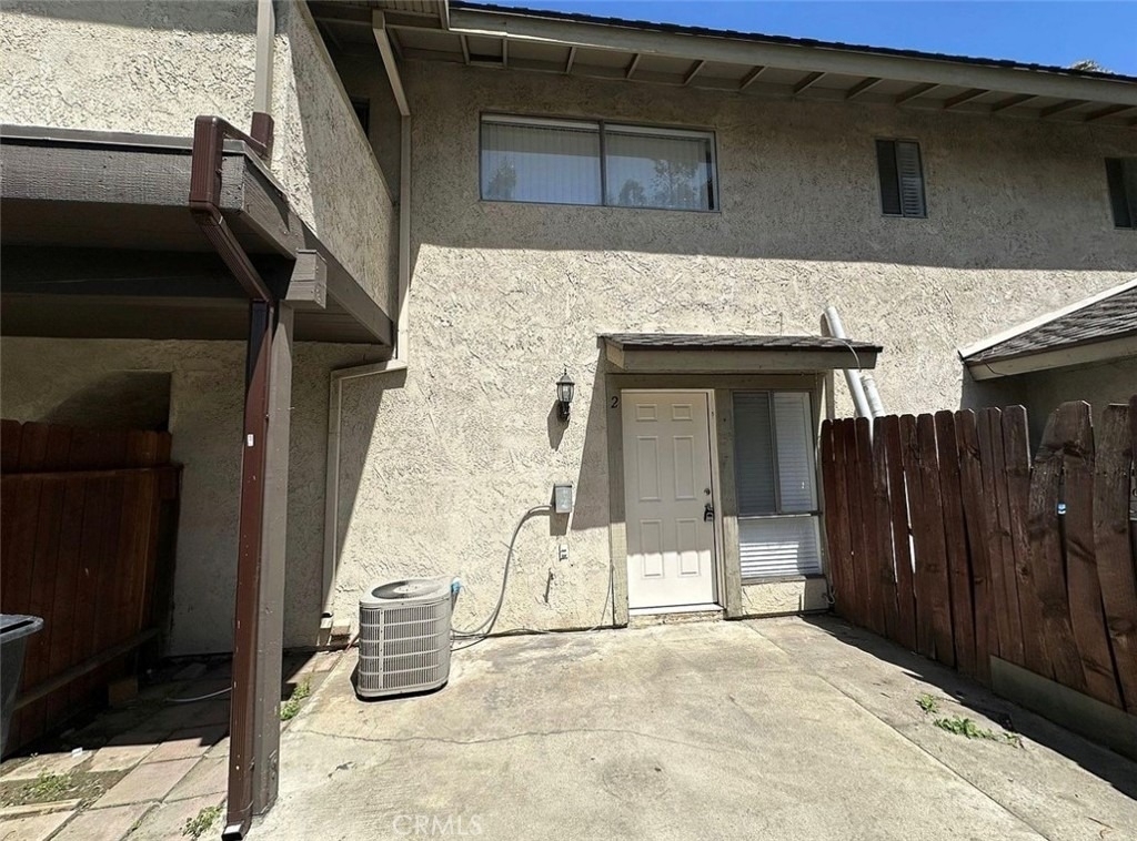 1501 E Fairfield Court - Photo 3