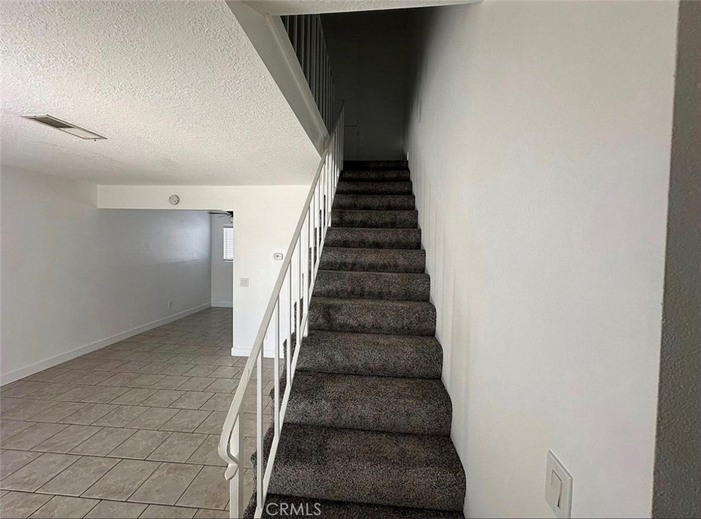 1501 E Fairfield Court - Photo 8