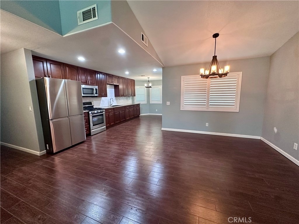 9221 Signature - Photo 15