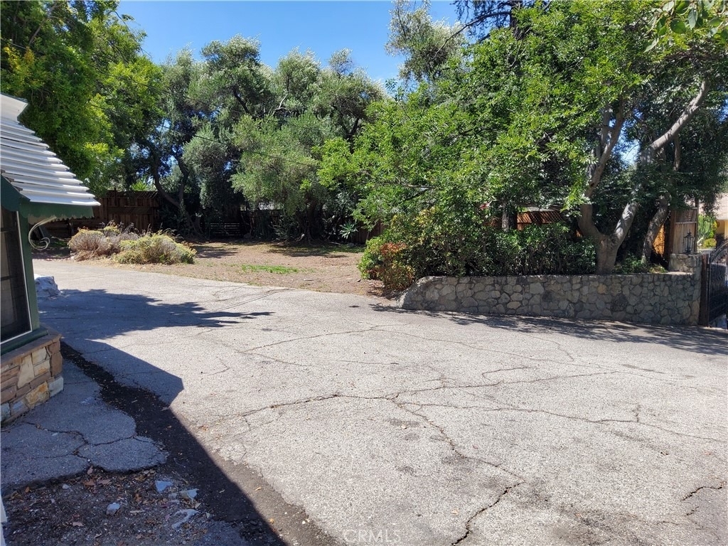 10630 Hillhaven Avenue - Photo 4