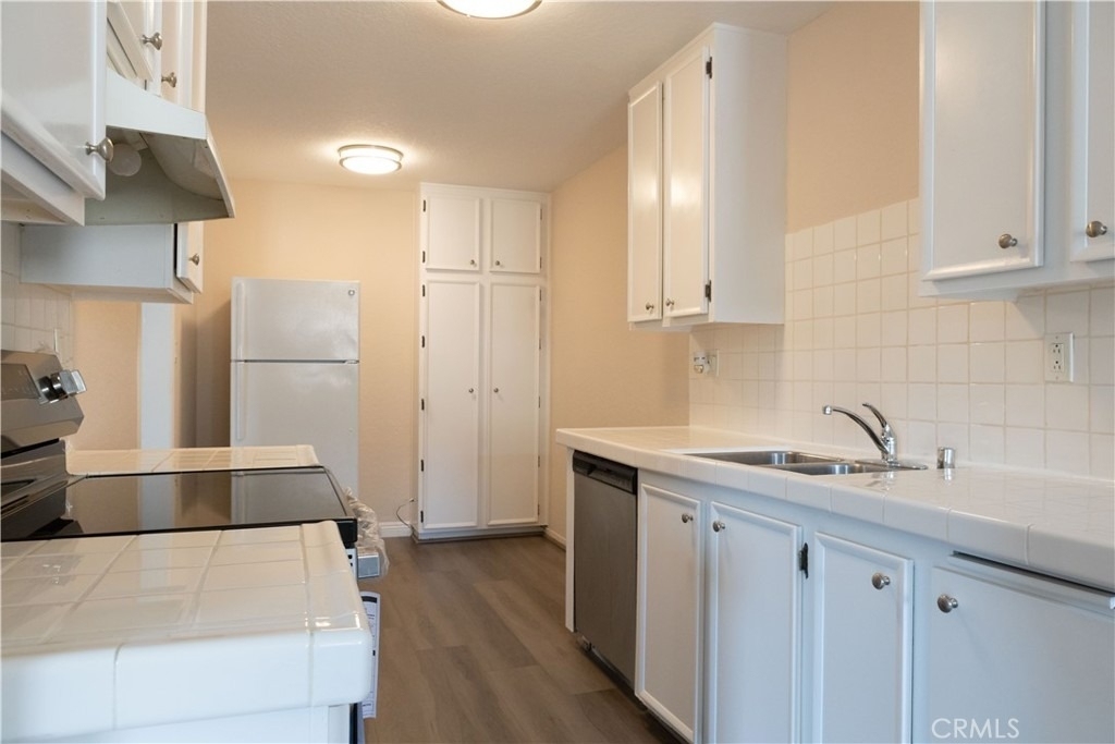 2386 E Del Mar Boulevard - Photo 3