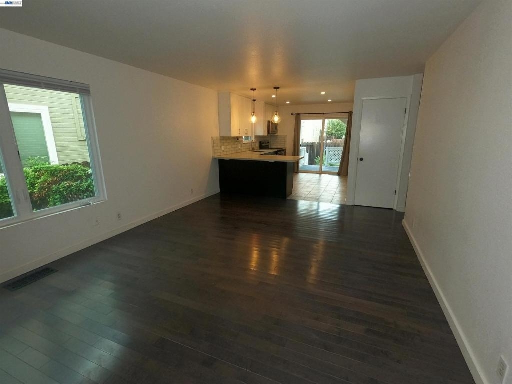 808 14th St - Photo 7