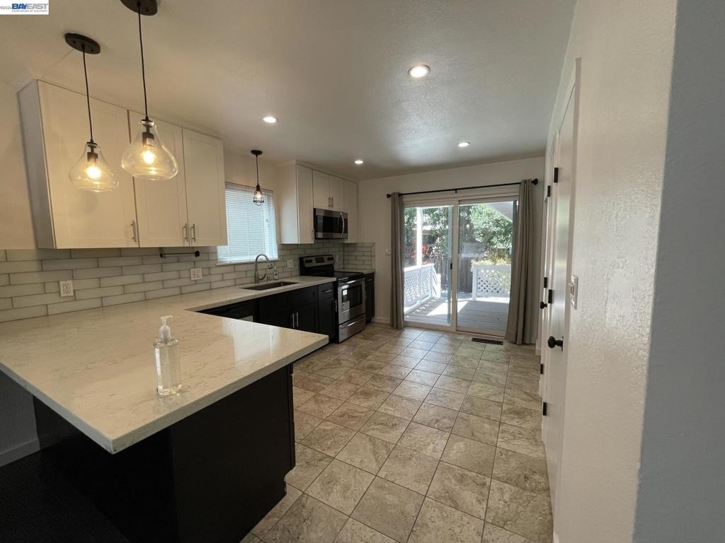 808 14th St - Photo 1