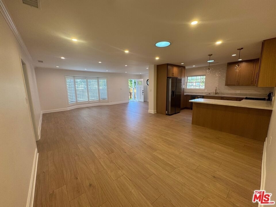 6542 Zelzah Ave - Photo 3