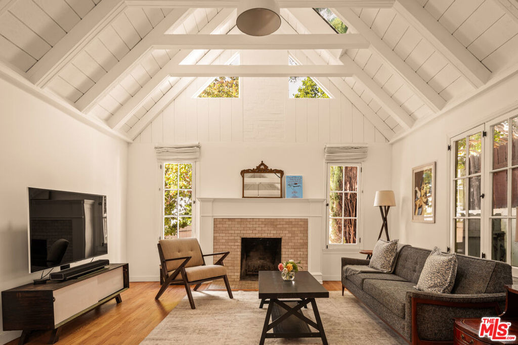 2272 India Street - Photo 2