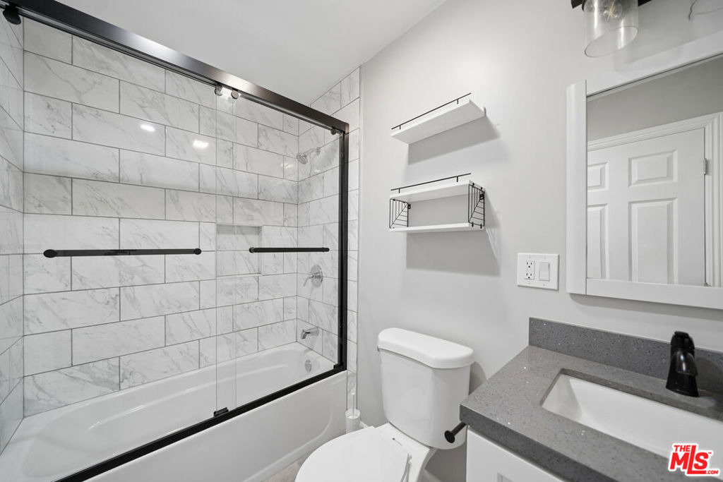 1545 W 23rd Street - Photo 5