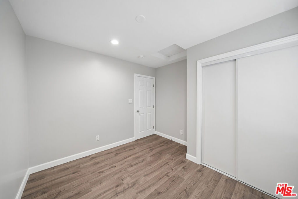 1545 W 23rd Street - Photo 9