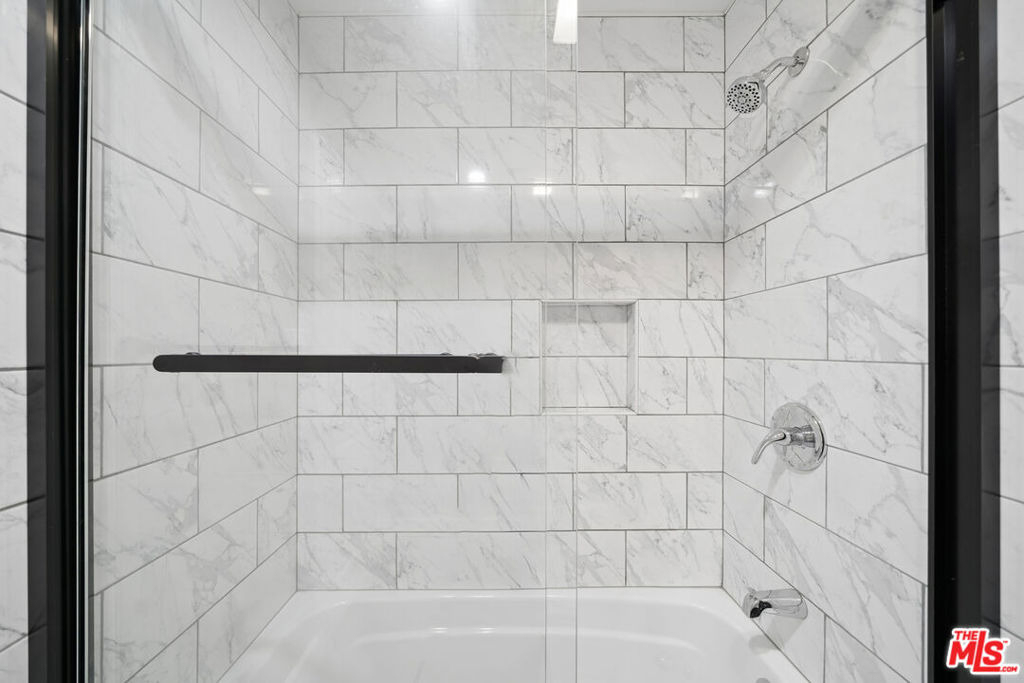 1545 W 23rd Street - Photo 6