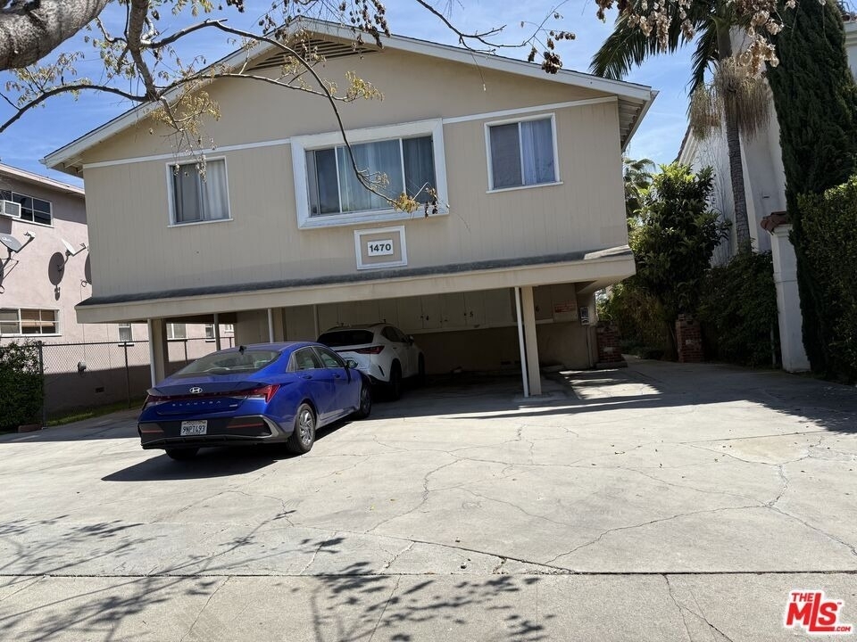 1470 S Sherbourne Drive - Photo 0