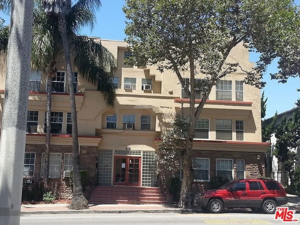 615 N Rossmore Avenue - Photo 0