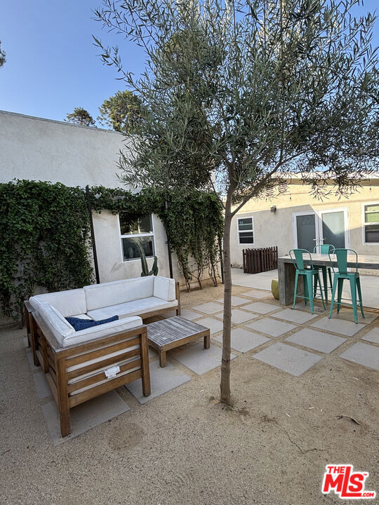 919 Isabel Street - Photo 23