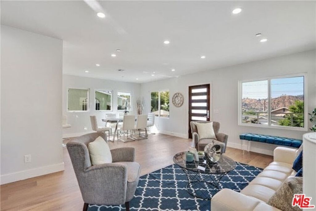 919 Isabel Street - Photo 2