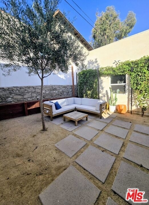 919 Isabel Street - Photo 21