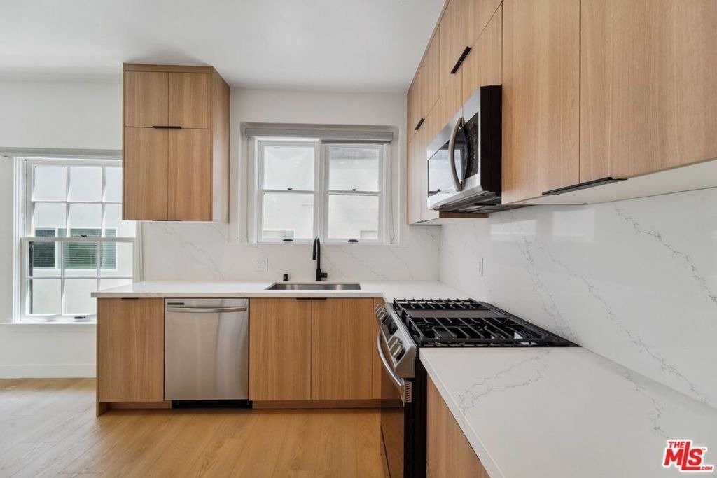 9122 W 3rd Street - Photo 12