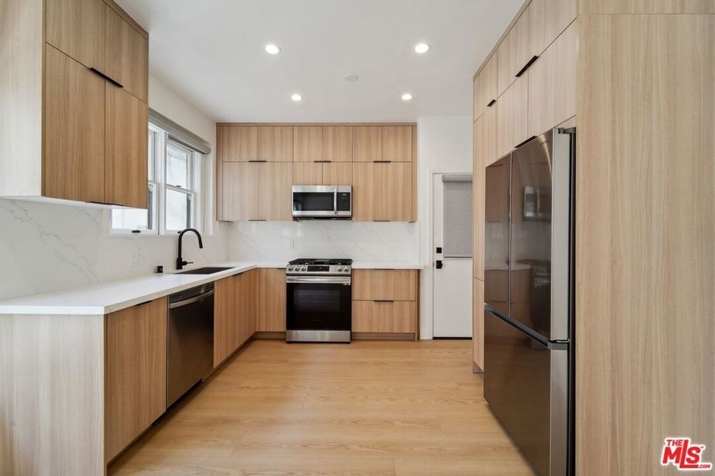 9122 W 3rd Street - Photo 10