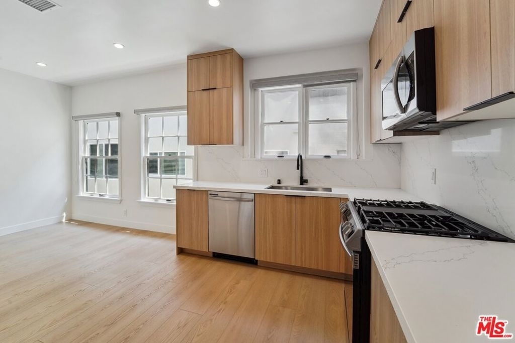 9122 W 3rd Street - Photo 11