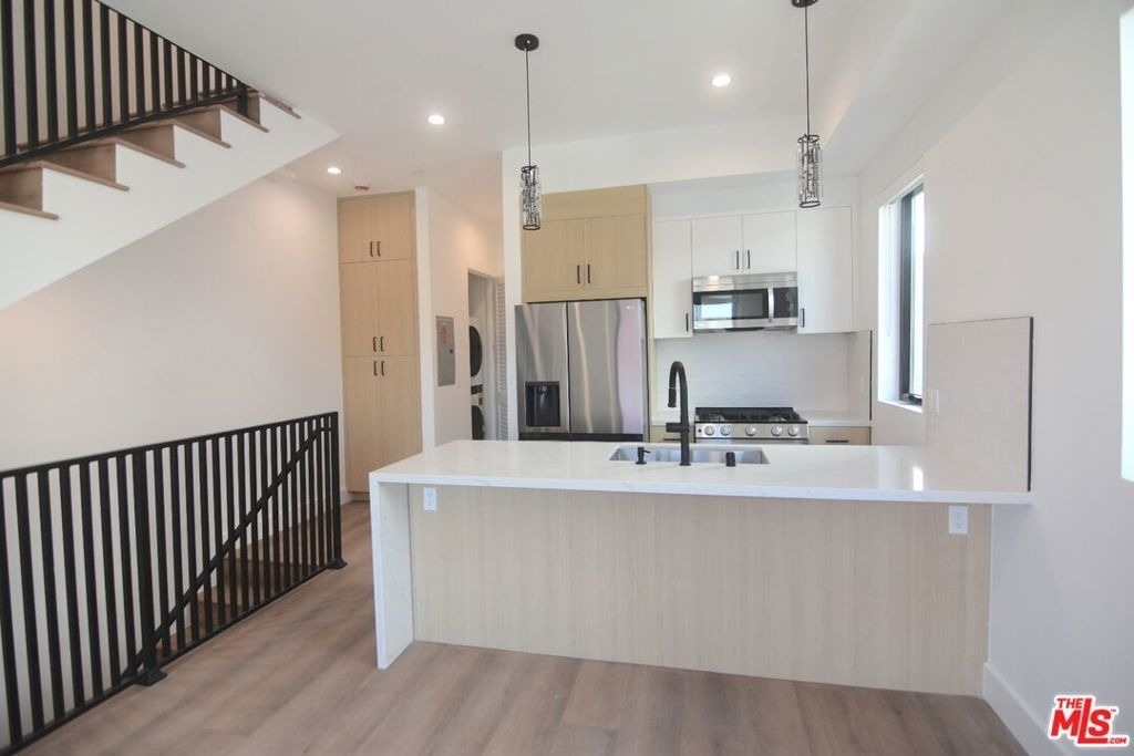 4543 Tujunga Avenue - Photo 0