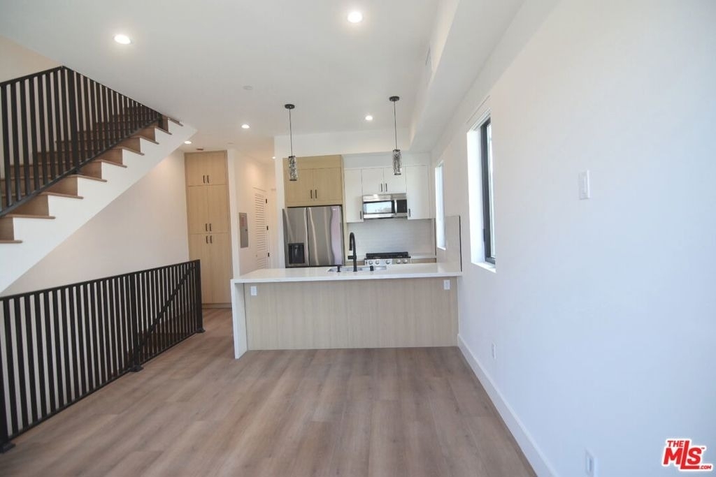 4543 Tujunga Avenue - Photo 3