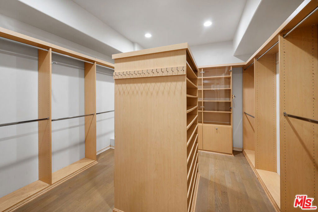 118 Channel Pointe Mall - Photo 15