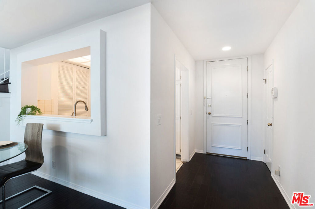 1650 Veteran Avenue - Photo 5