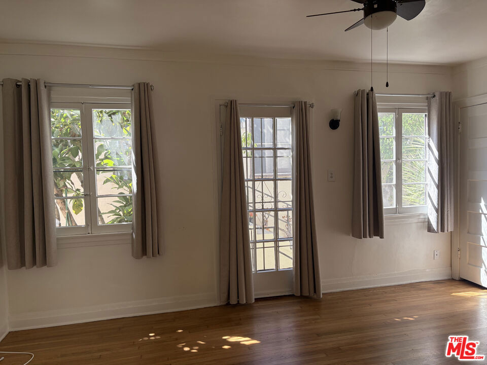 1120 20th Street - Photo 0