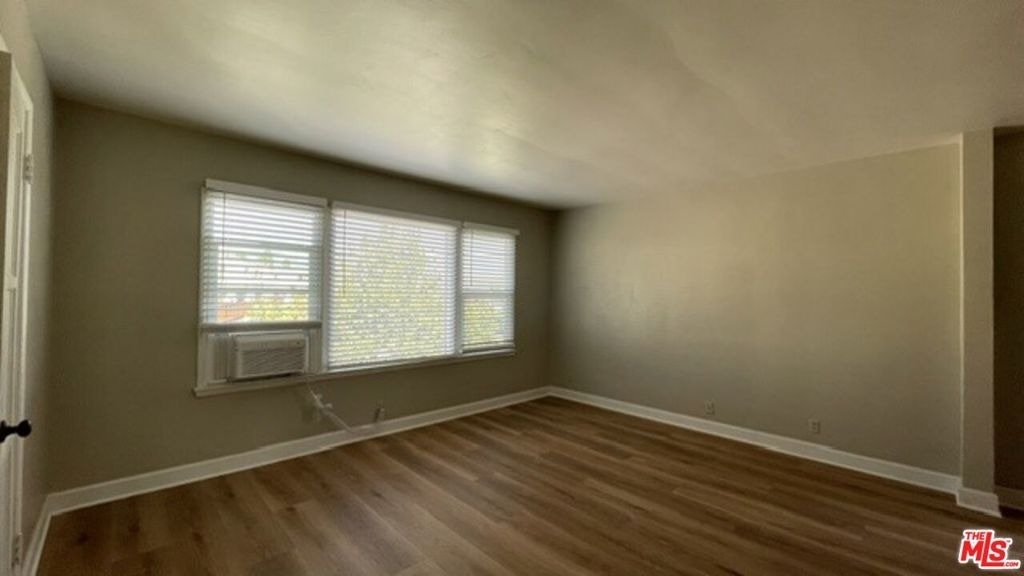 4121 Ocean View Boulevard - Photo 3
