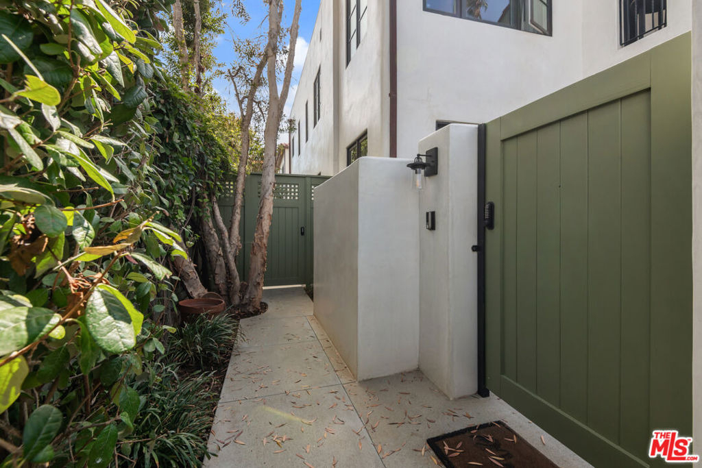930 Lincoln Boulevard - Photo 47