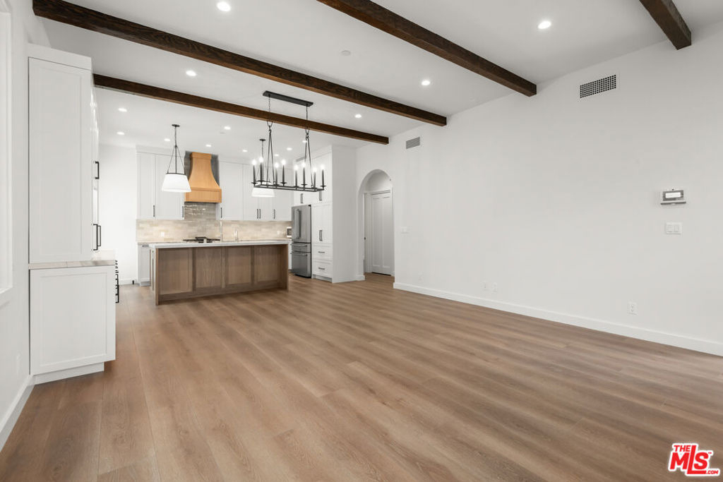 930 Lincoln Boulevard - Photo 2