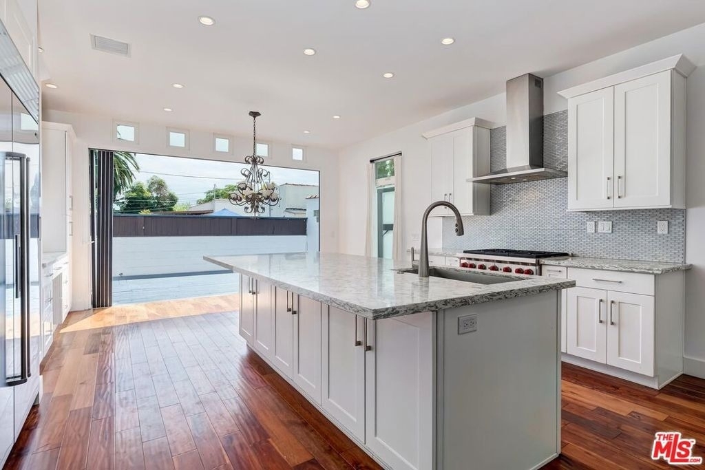 7270 Waring Avenue - Photo 9