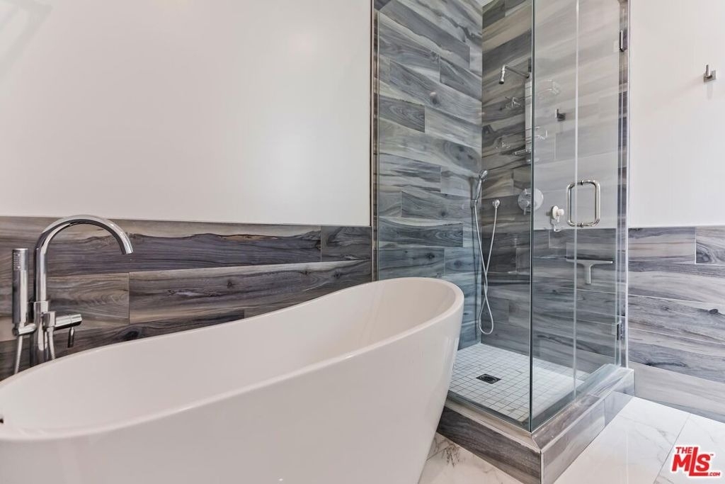 7270 Waring Avenue - Photo 20