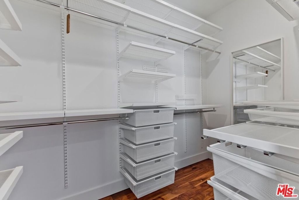 7270 Waring Avenue - Photo 21