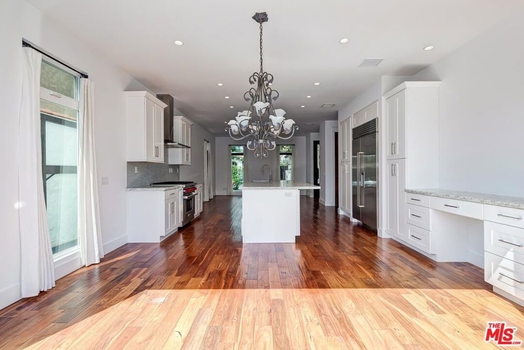 7270 Waring Avenue - Photo 16