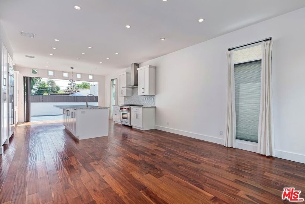 7270 Waring Avenue - Photo 6