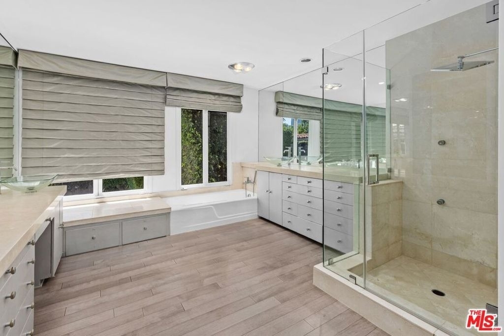 305 S Bedford Drive - Photo 24