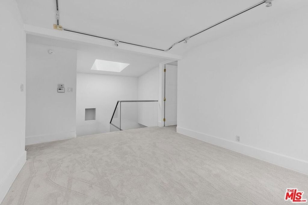 305 S Bedford Drive - Photo 12