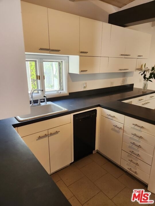 305 S Bedford Drive - Photo 32