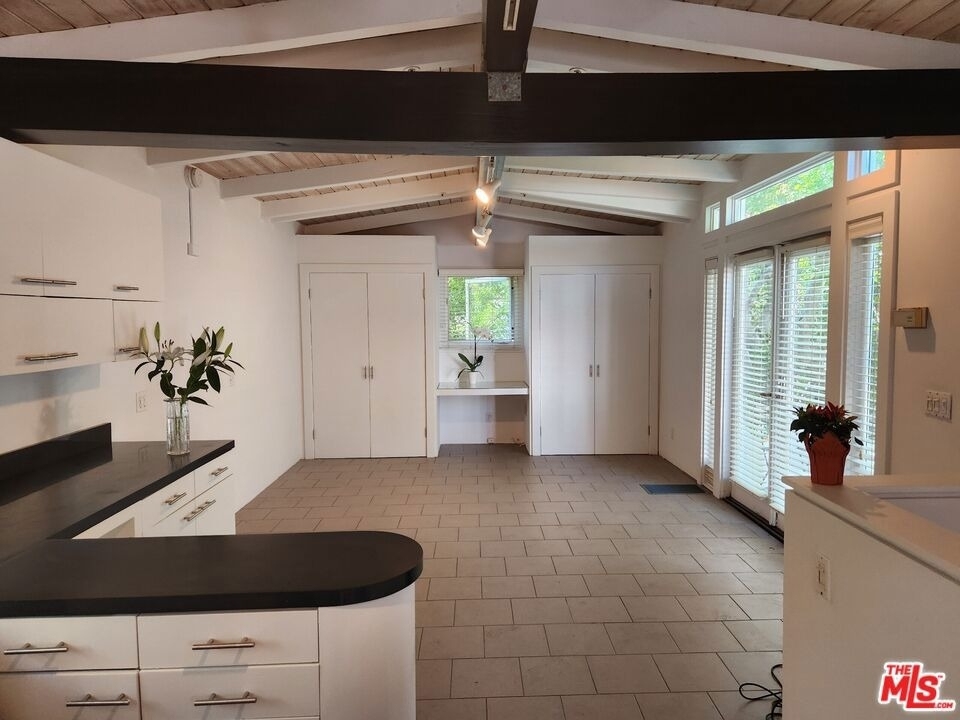 305 S Bedford Drive - Photo 30