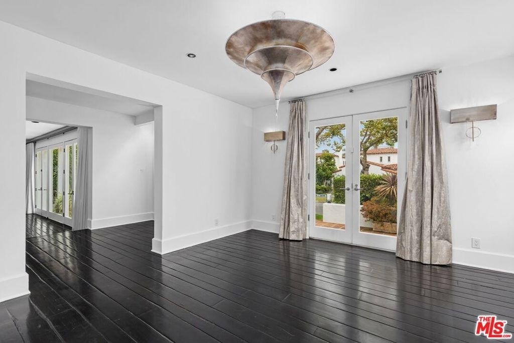 305 S Bedford Drive - Photo 8