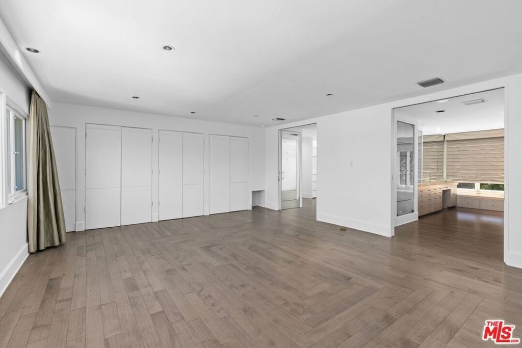 305 S Bedford Drive - Photo 23