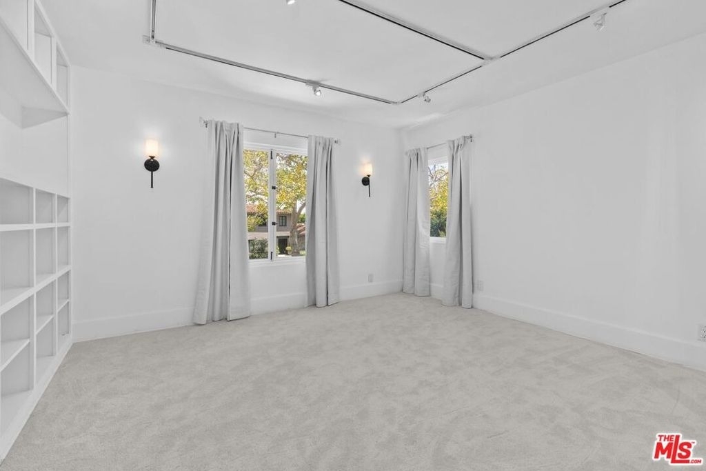 305 S Bedford Drive - Photo 15